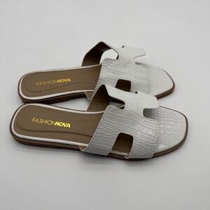 Fashion Nova Womens Size 11 Addison White Leather Snakeskin Flat Slip-On Sandals